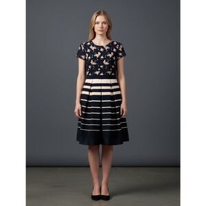 Elegant Danny & Nicole Floral Lace Fit & Flare Dress – Size 6 ✨